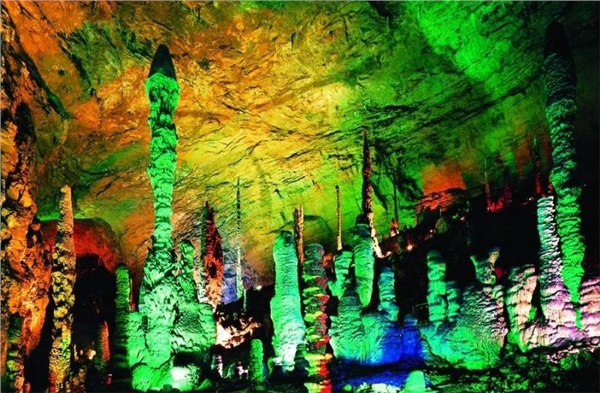 E3線：黃龍洞、張家界、袁家界、天子山、金鞭溪、天門仙山、夯吾苗寨、鳳凰古城“湘西完美之旅”品質(zhì)純玩4晚5日游