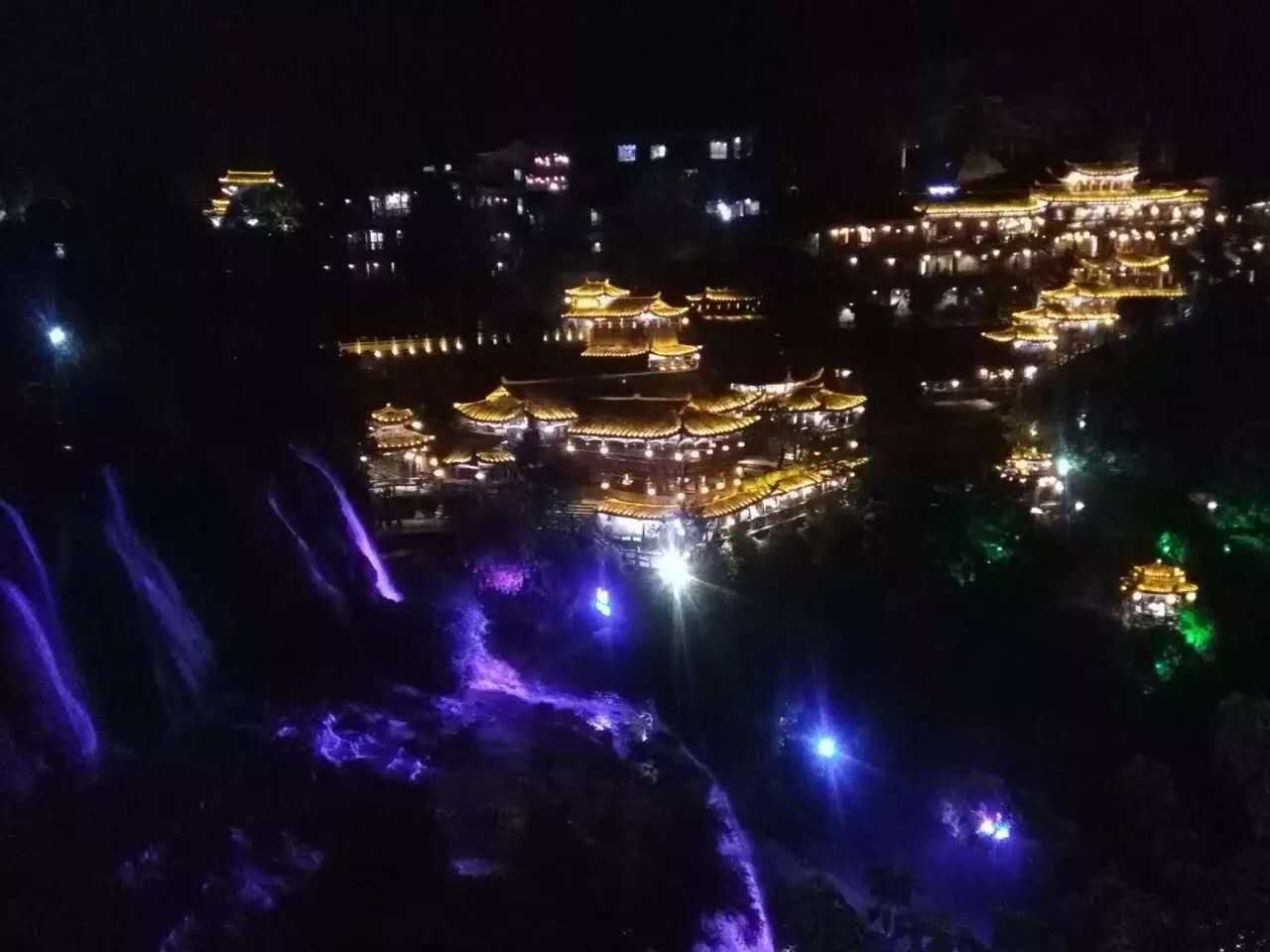 湘西芙蓉鎮(zhèn)、紅石林汽車特價2日游