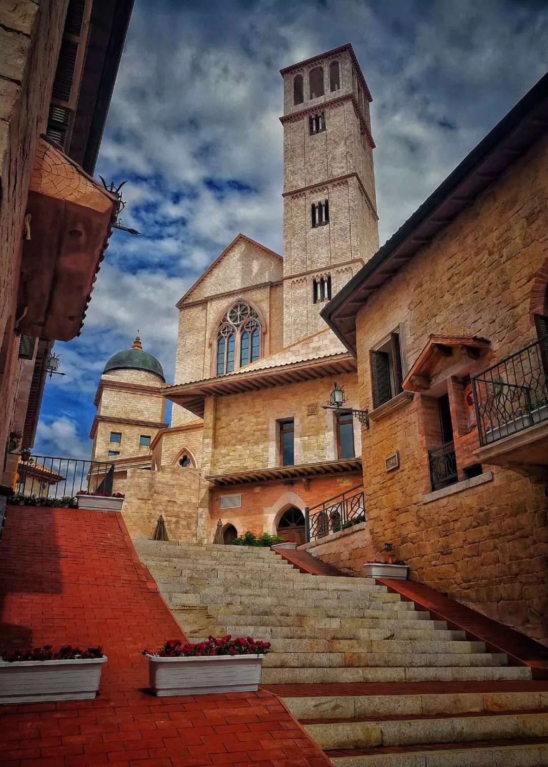 長沙?華誼兄弟電影小鎮(zhèn)、李自健美術(shù)館一日游